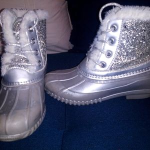Girls Justice silver glitter snow boots. Size 2.